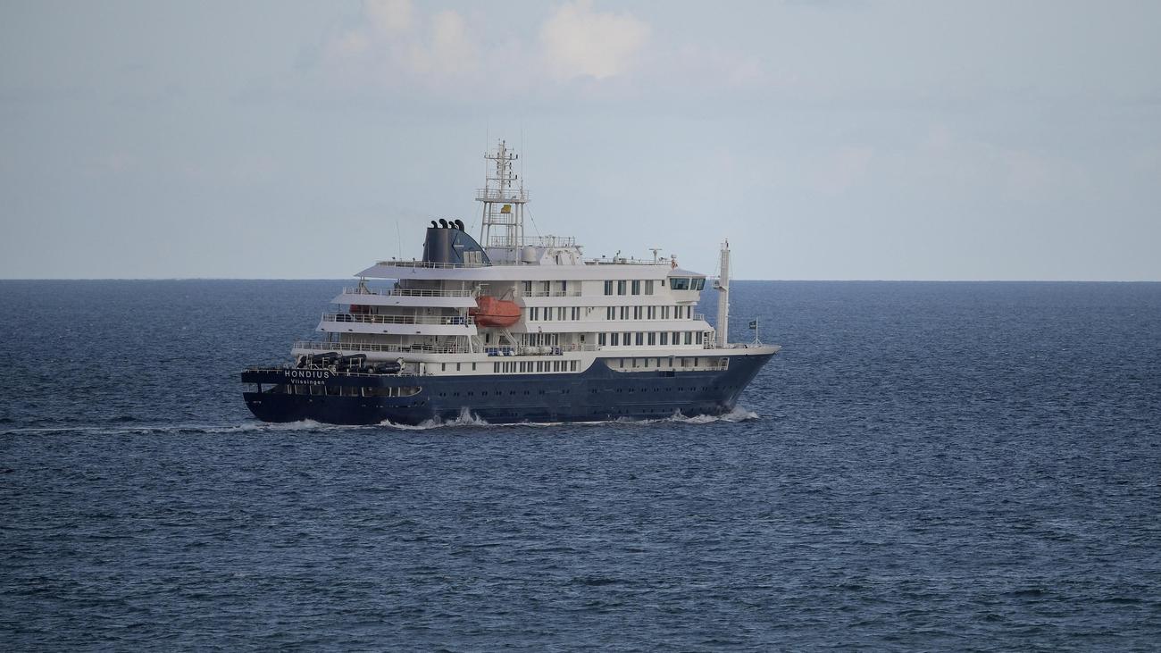 Passagiere der MS »Hondius«: »MS Hondius« fährt von Teneriffa in die Niederlande