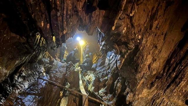 Goldsucher in Laos: Vier Goldsucher retten sich selbst aus Höhle