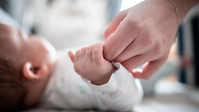 Geburtenrate in Deutschland: Deutsche Geburtenrate fällt auf tiefsten Stand seit 1997