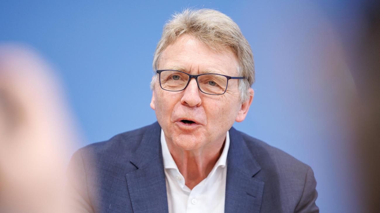 Leihmutterschaft: Ethikrats-Vorsitzender fordert offene Debatte über Leihmutterschaft