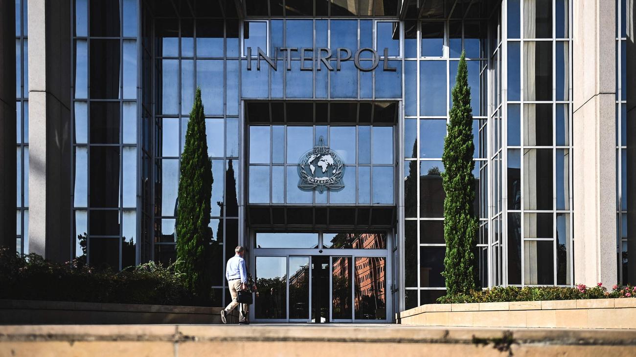 Interpol: 59 Ülkeden Polis, İnsan Kaçakçılığı Şüphelilerini Yakaladı