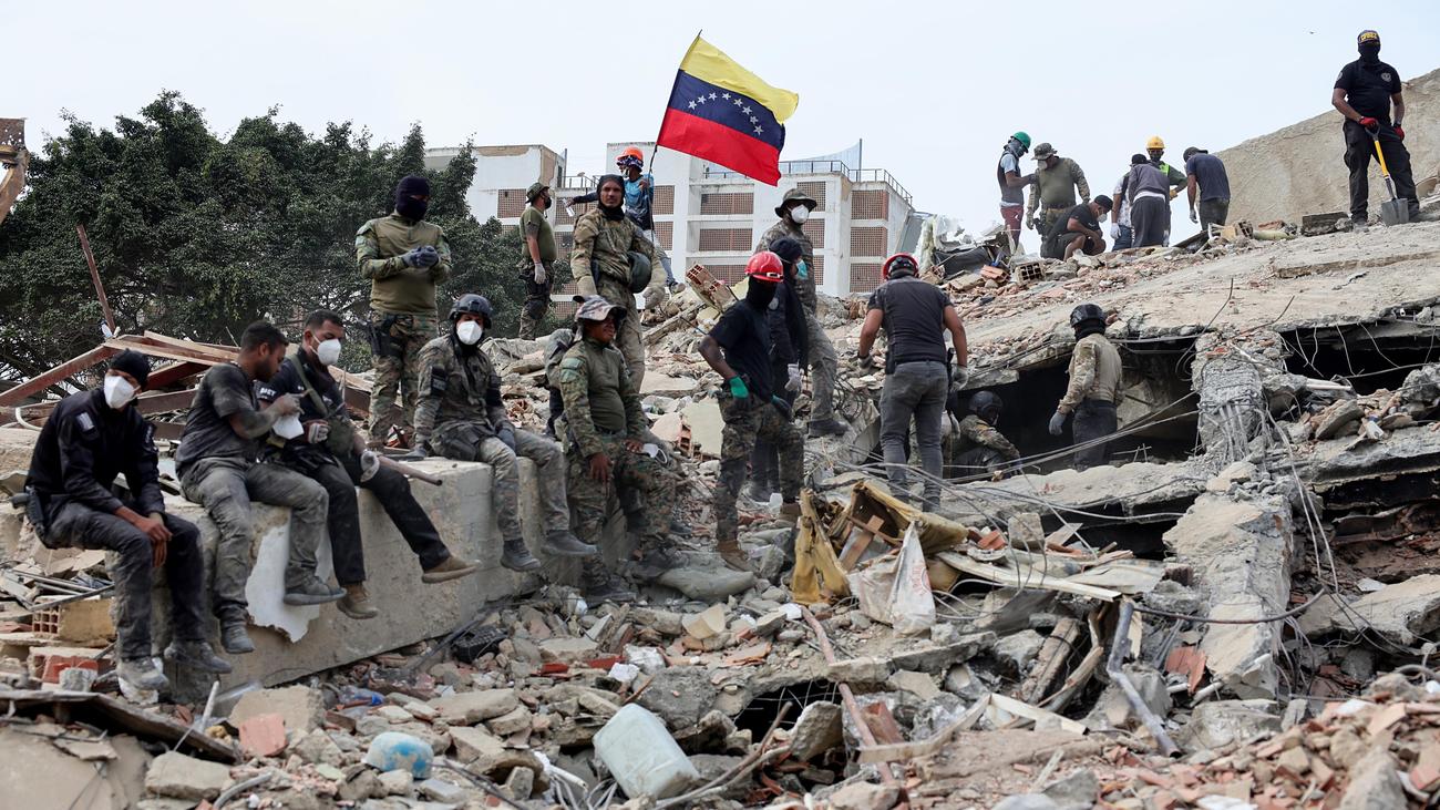 Venezuela: Depremden 8 Gün Sonra Enkazdan Kurtarılan Adam