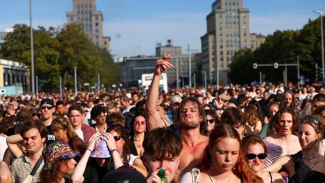 Technoparade »Zug der Liebe«: Zug der Liebe in Berlin nach Anschlag auf den CSD abgesagt