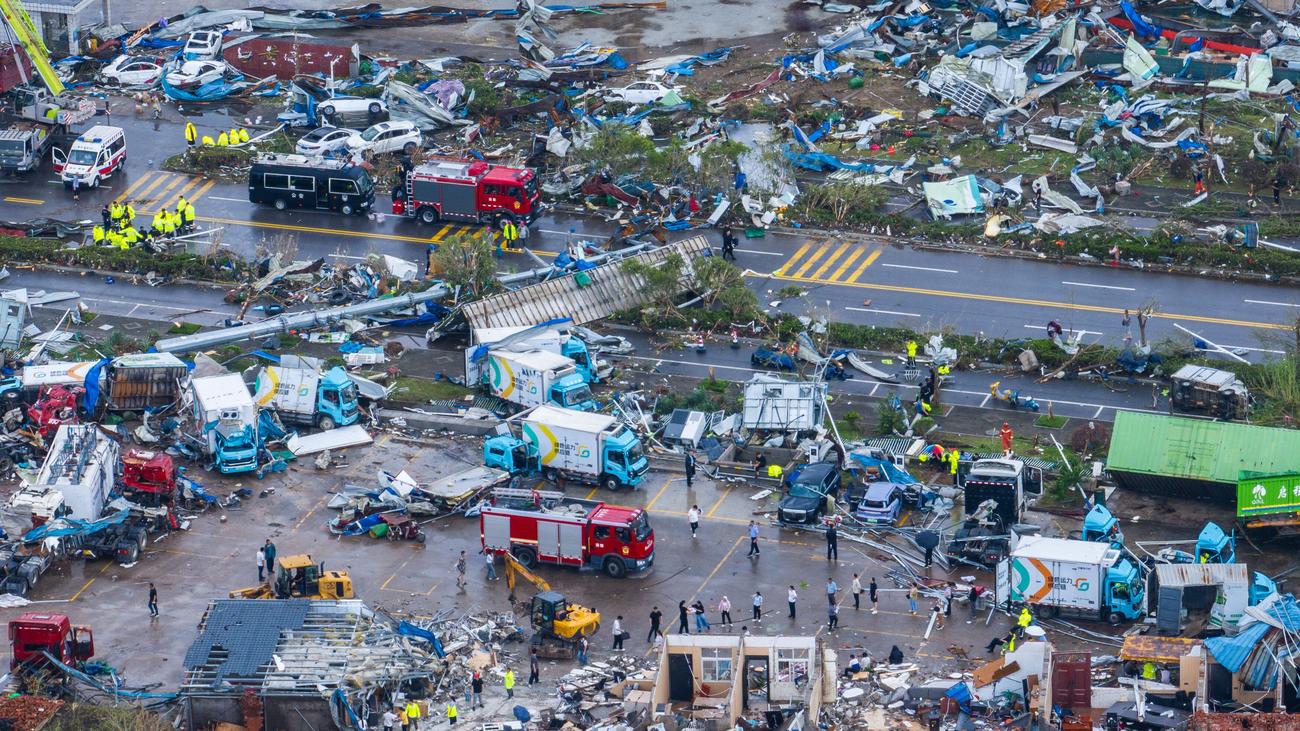 Extremwetter: Mindestens 15 Tote und hunderte Verletzte durch Unwetter in China