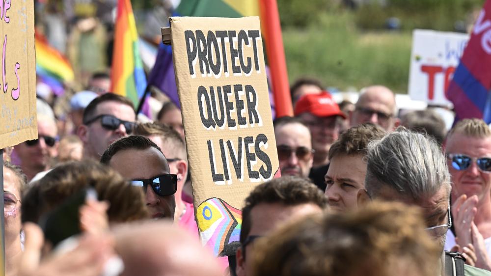 Demo Köln queere Solidarität Cologne Pride Anschlag CSD Berlin