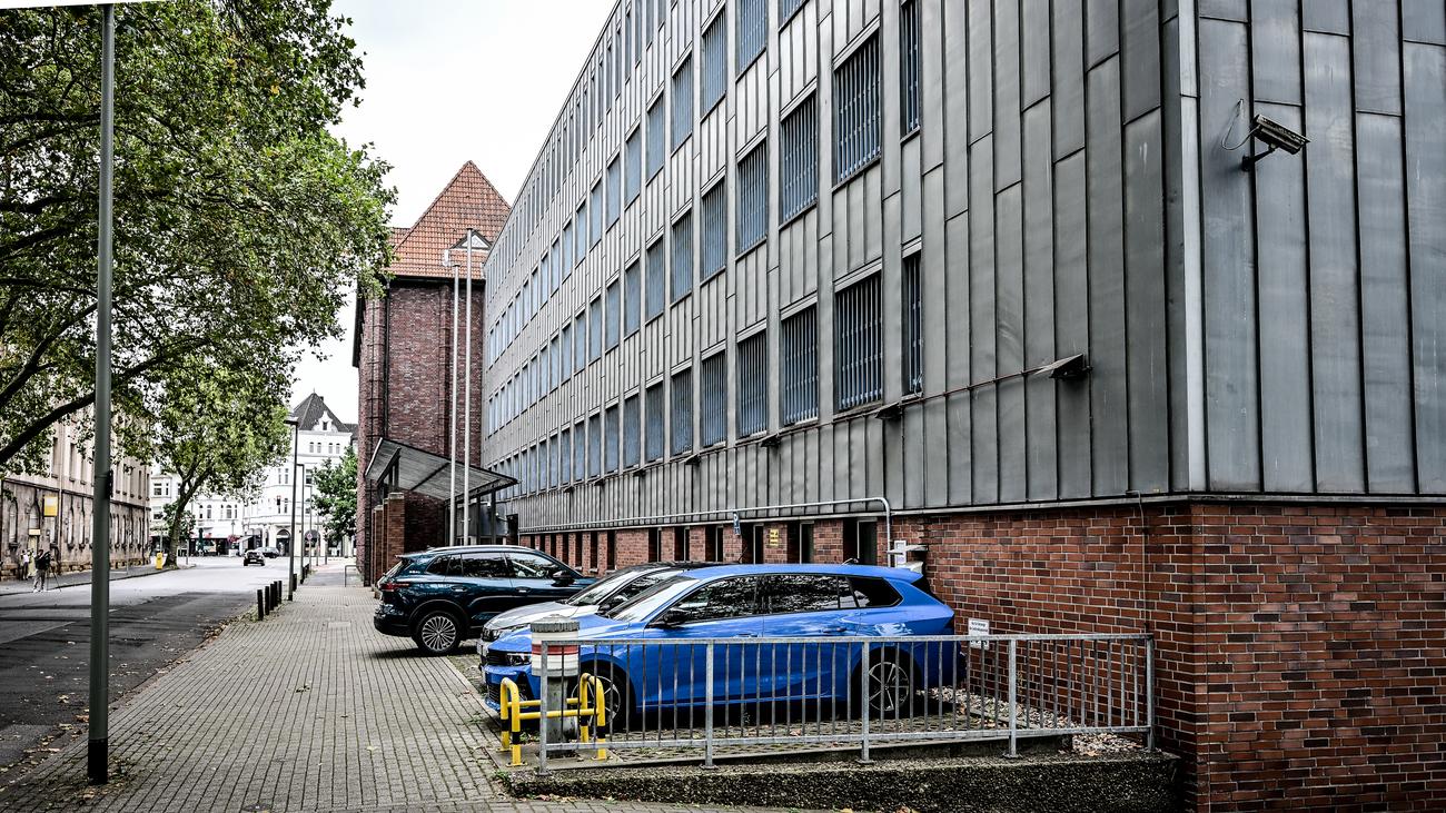 Gefängnisausbruch in Duisburg: Untersuchungsgefangener sägt Gitter in JVA durch und bricht aus