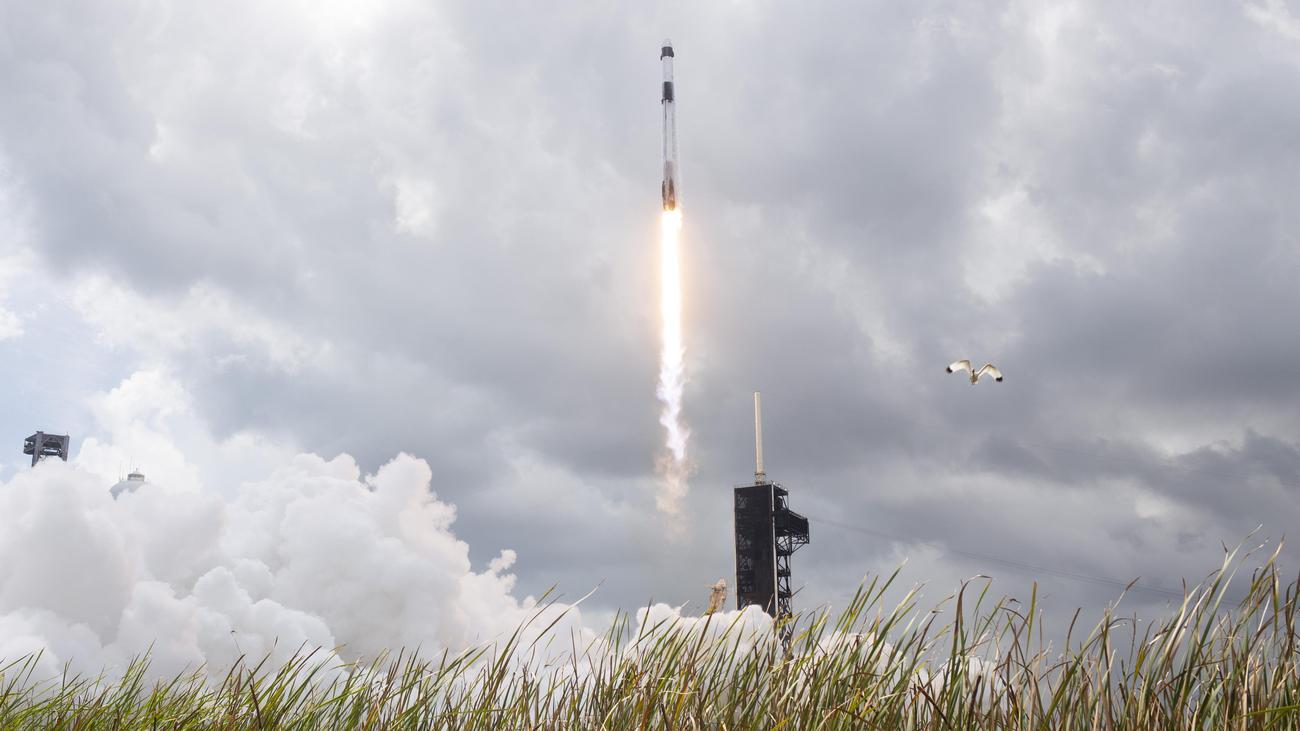 SpaceX: Schrottteil von SpaceX-Rakete auf Mond eingeschlagen
