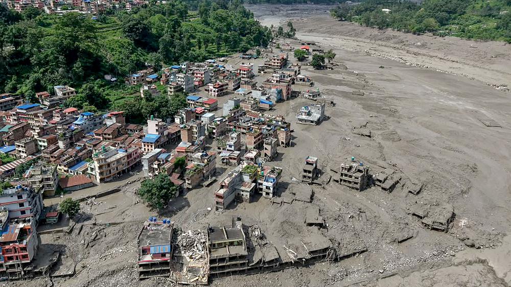 Sturzflut Nepal Bhotekoshi Fluss Wasserkraftwerke Erdrutsch