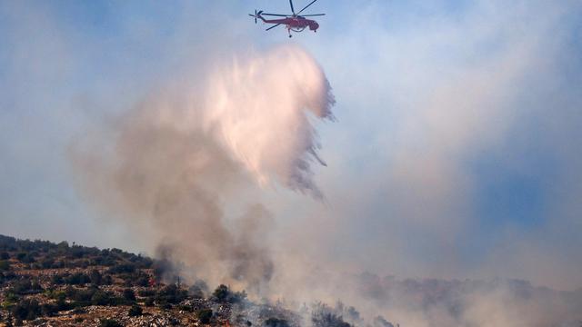 Feuer in Südeuropa: Feuerwehr in Griechenland kommt kaum gegen Waldbrände an