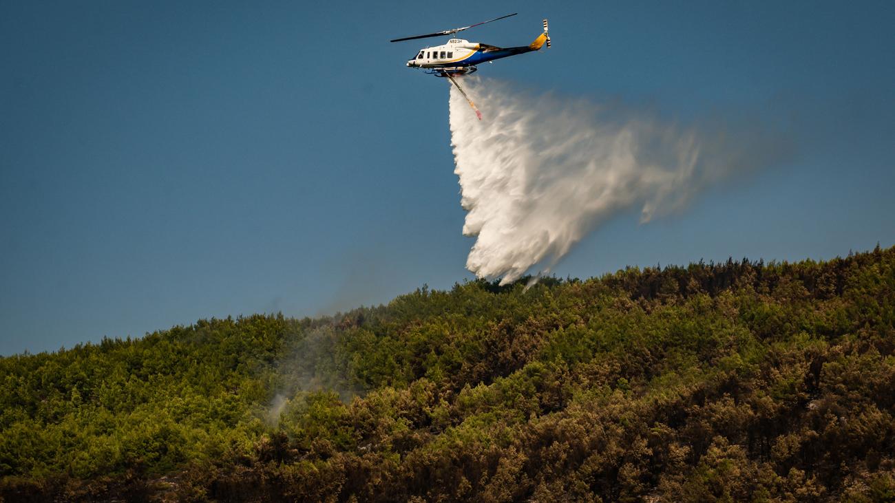 Incendio forestal en Limnos: incendios en Grecia y España obligan a huir a cientos