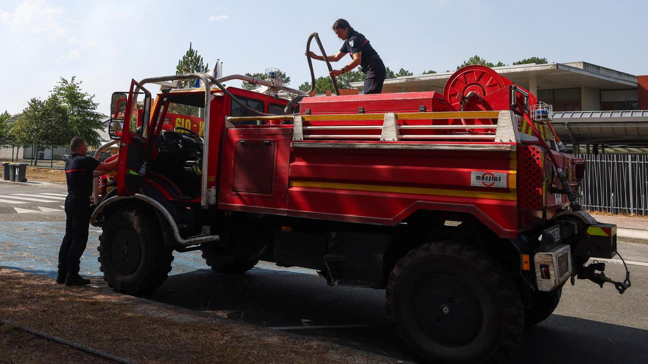 Waldbrand in Südfrankreich: Neuer Waldbrand in Frankreich, Hunderte fliehen in Spanien vor Feuer