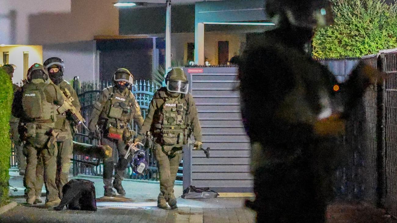 Organisierte Kriminalität: Mehr als 1.000 Polizisten bei Razzia gegen ...