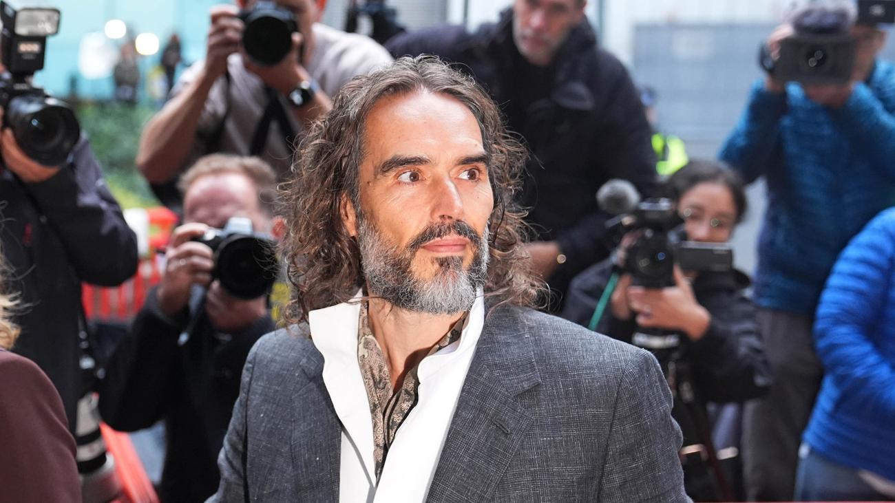 London: Prosecutors accuse Russell Brand of sexual assault at trial start