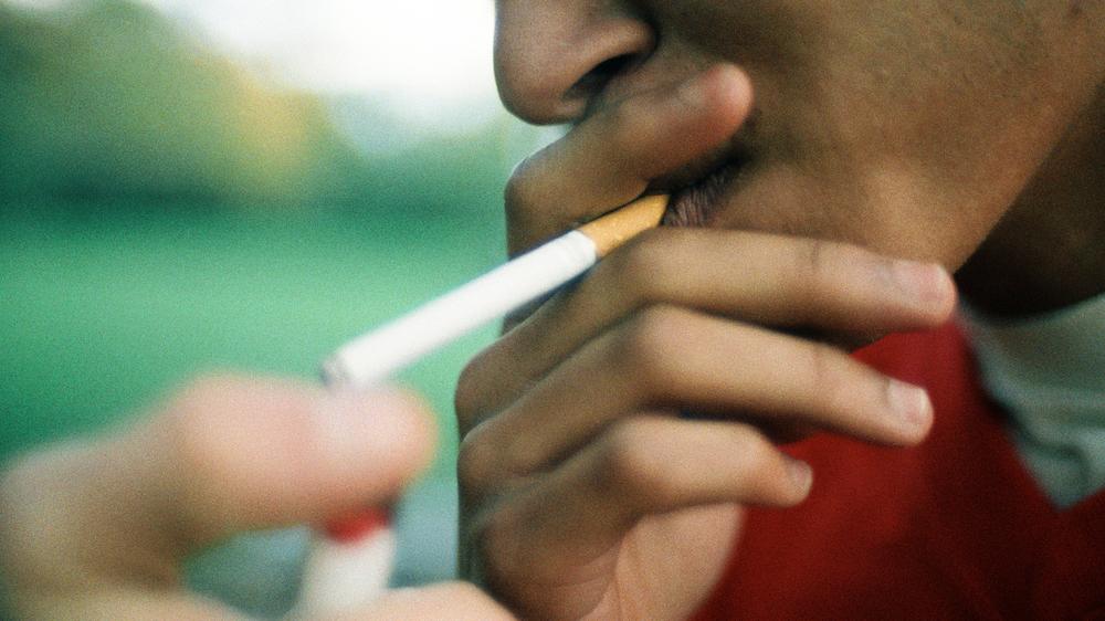 Rauchen: "Das Gehirn von Jugendlichen reagiert viel sensibler" | DIE ZEIT