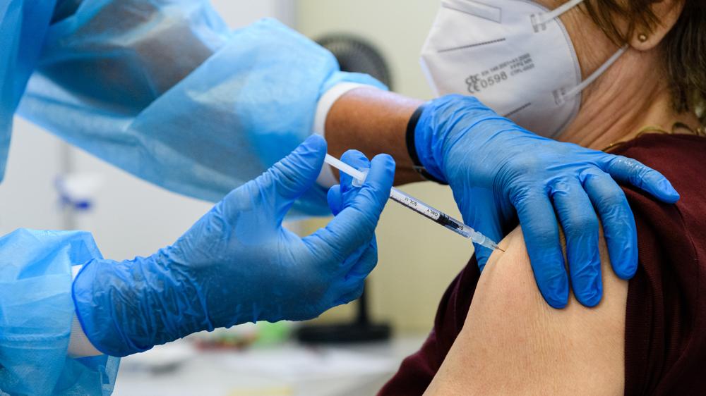 Weltgesundheitsorganisation: Besonders während der Omikron-Welle konnten laut der WHO viele Todesfälle durch Impfungen verhindert werden.