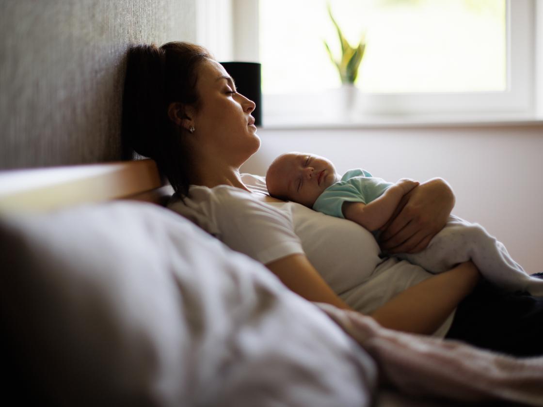 Sollte man im Wochenbett nur liegen?