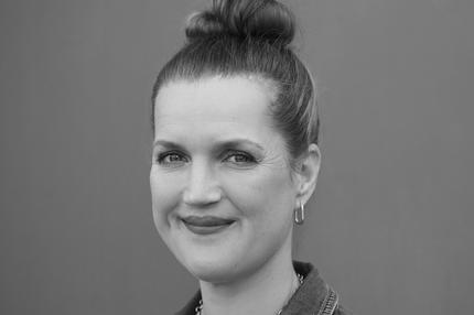 Verführung: "Wer mit sich selbst gern ins Bett geht, wird auch für andere spannend", sagt die Bestseller-Autorin Dania Schiftan