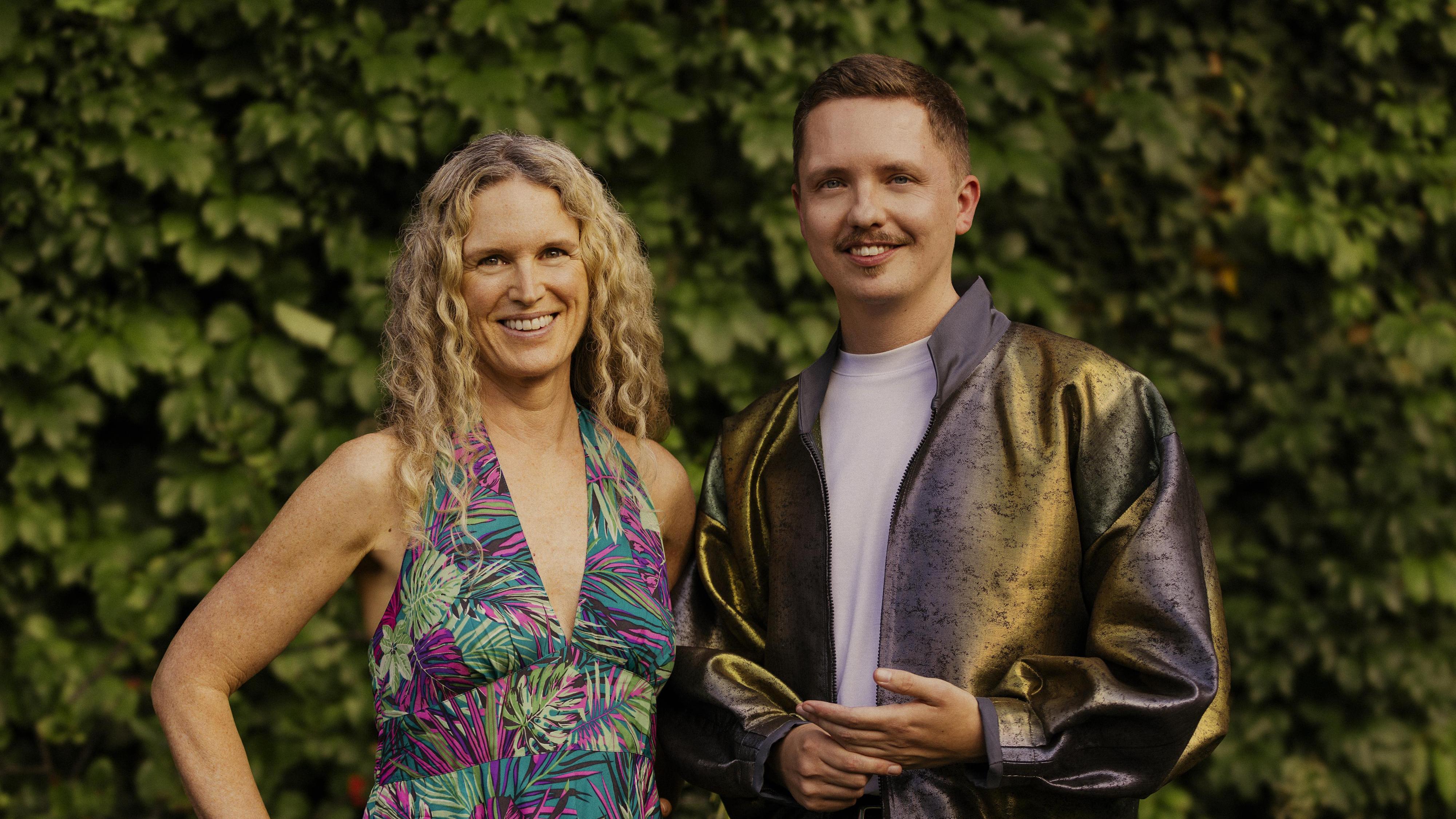 Streit in der Beziehung: Podcasten alle zwei Wochen über Sexualität, Partnerschaft und Liebe: Die Ärztin und Sexualtherapeutin Melanie Büttner (links) und der Leiter des Ressorts Wissen Online bei der ZEIT sowie Herausgeber Gesundheit und Digital, Sven Stockrahm.