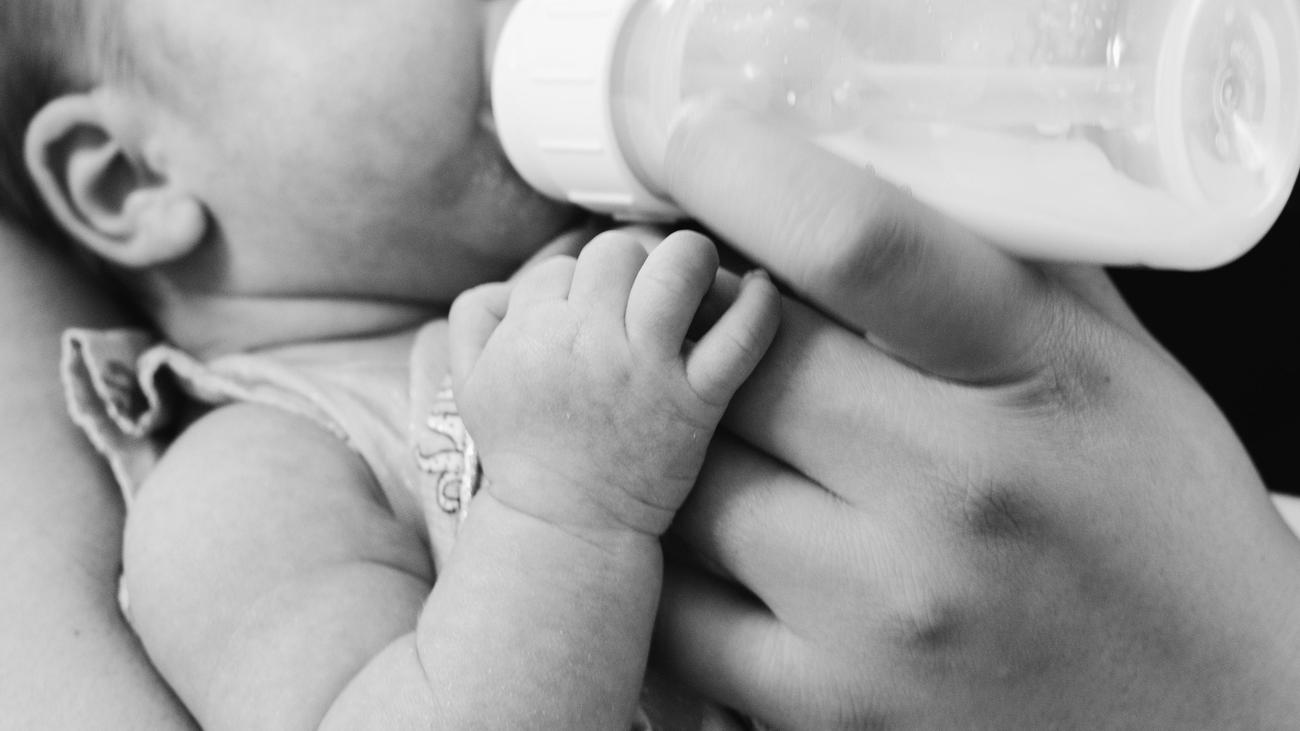 Cereulid en la leche infantil: qué hay detrás del retiro de alimentos para bebés