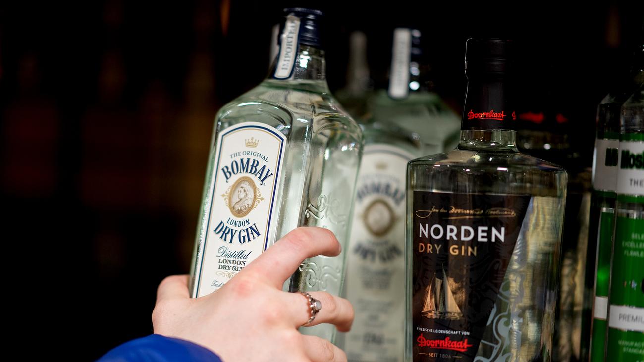 Alkohol: Ärzteverband will Verkauf von Schnaps in lizenzierten Geschäften