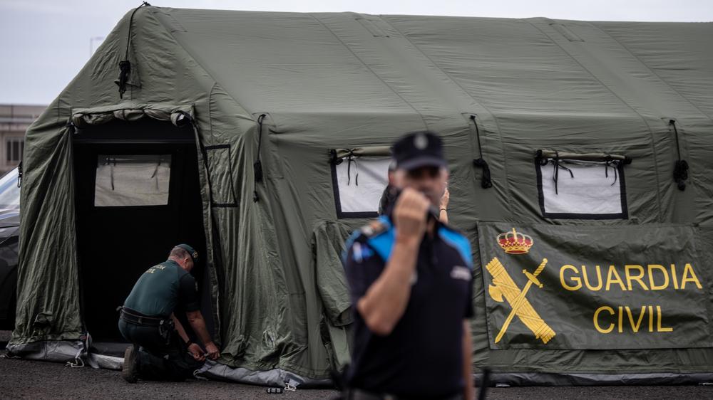  Die Passagiere der MS »Hondius« sollen am Sonntag auf der spanischen Insel Teneriffa ankommen und von dort aus in ihre Herkunftsländer zurückgeflogen werden.