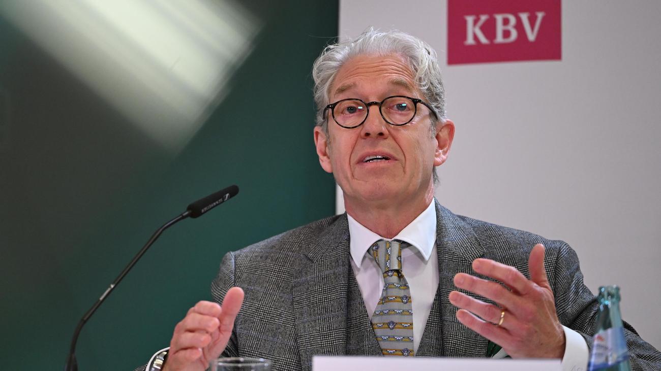 Kassenärztliche Bundesvereinigung: KBV-Chef geht von längeren Wartezeiten ...