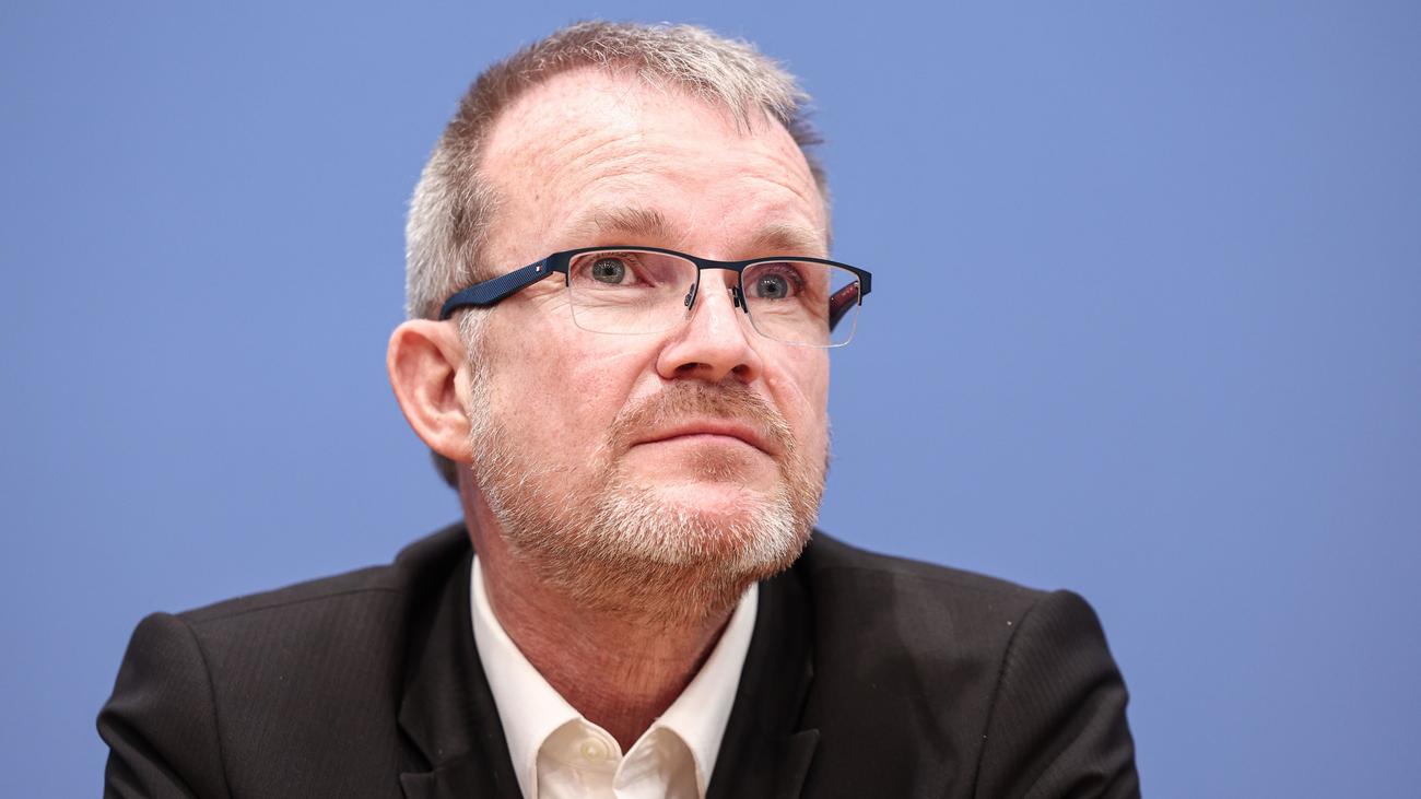 Jens Baas: Techniker CEO calls for new health insurance system