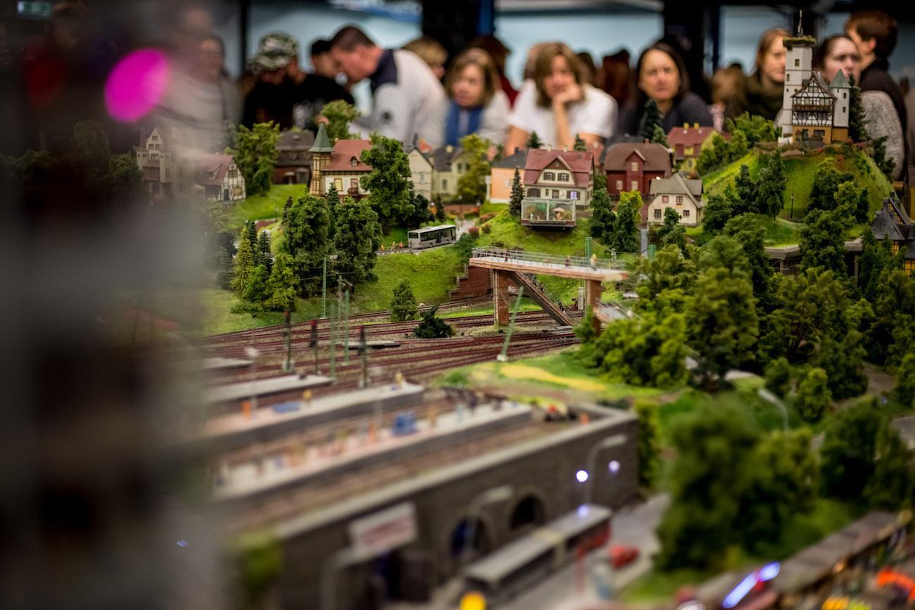 Музей миниатюр. Миниатюр Вундерланд Гамбург. Музей Miniatur Wunderland. Miniatur Wunderland Hamburg здание. Музей игрушек в Гамбурге.