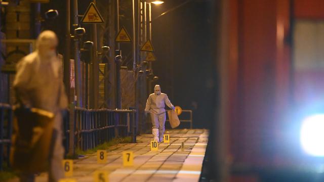 Messerattacke in Regionalzug: Mehrere Passagiere sagen, sie seien um ihr Leben gelaufen