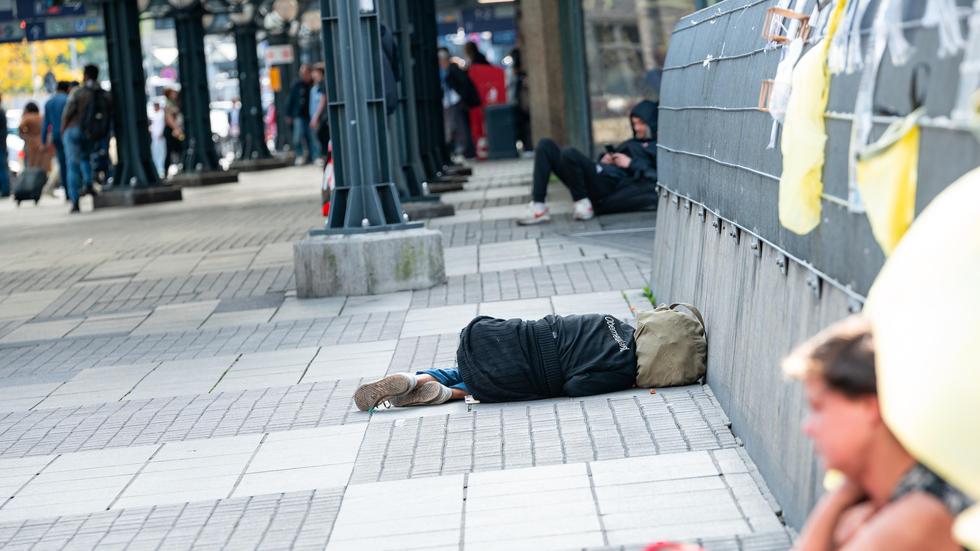 Obdachlose Im Hamburger Bahnhofsviertel : Hilfe Im Überfluss | ZEIT ONLINE