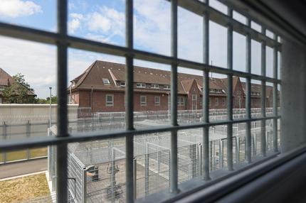 Blick aus einem Fenster der Abschiebehaftanstalt in Glückstadt.