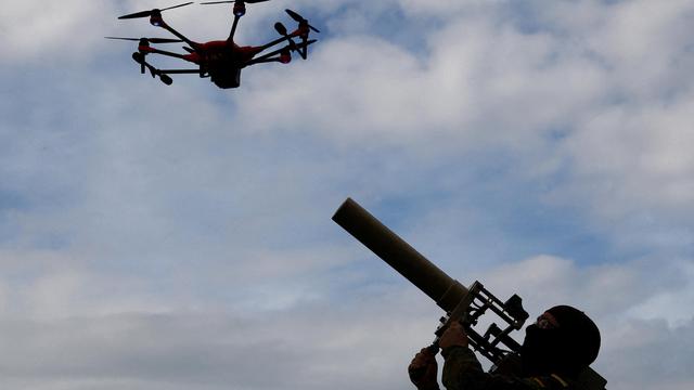 Abfang-Drohne: "Man kann ja bei der Drohnenabwehr nicht einfach in die Luft schießen"