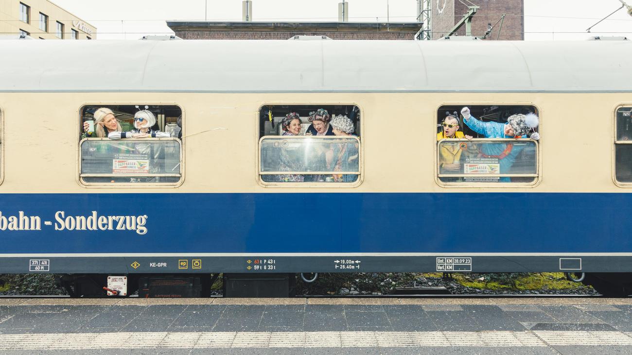 Karneval in Köln: "Ja nu. Schlauer wird man hier nich von"