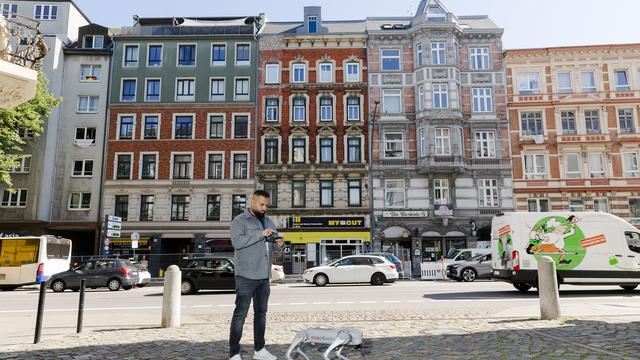 Einsturzgefährdetes Haus in Hamburg: Ein Greifarm für den Mutterpass