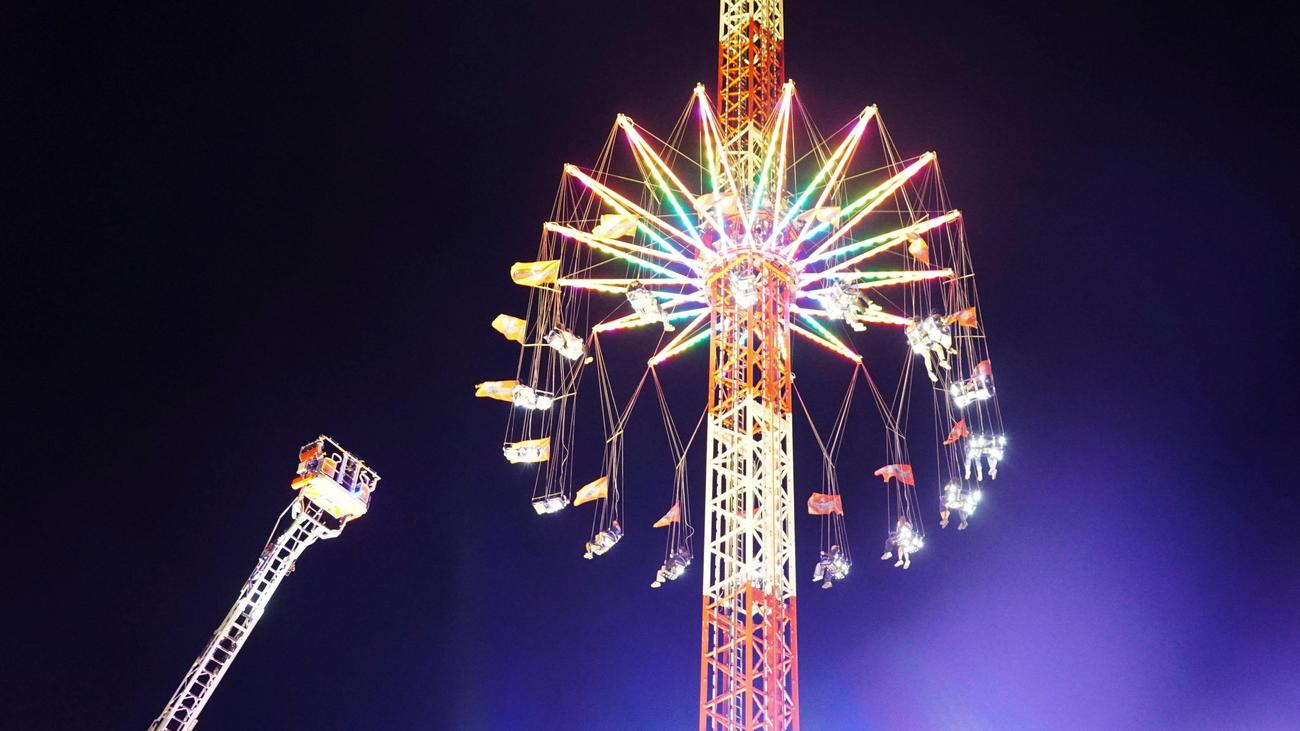Hamburger Dom: »Ich sage Ihnen, da werden auch harte Feuerwehrmänner emotional«