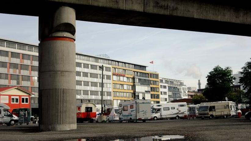 Campingplatz in Hamburg: Campen unter der Betontrasse - WiDe  822x462