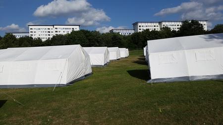 Fluchtlinge Erst Die Zelte Dann Die Anwohner Zeit Online
