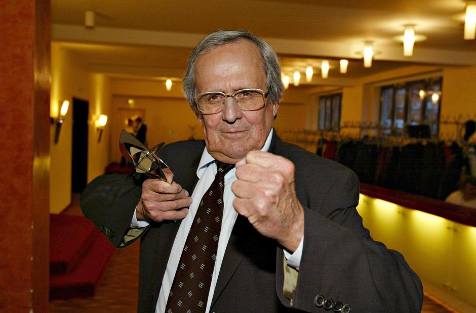 Zum Tod von Dieter Hildebrandt Ein Mann zum Lachen und Schießen ZEIT