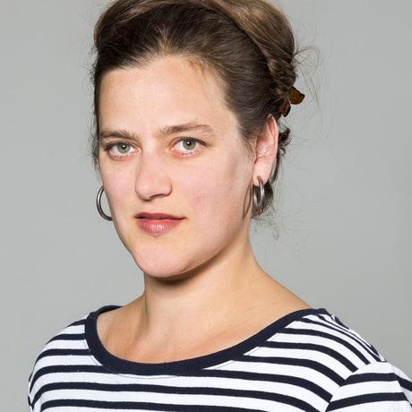 Sergei Polunin: Catherine Newmark lebt in Berlin und arbeitet als Kulturjournalistin mit Schwerpunkt Film, Philosophie und Geisteswissenschaften. Sie ist Autorin und Redakteurin bei Deutschlandradio Kultur und beim "Philosophie Magazin" sowie Mitglied der Redaktion von "10 nach 8".