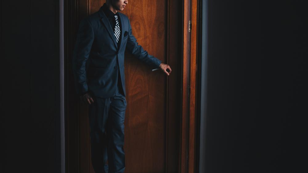 Sexarbeit: Jemanden auszuführen und einen Abend mit guten Gesprächen, Anzüglichkeiten, Verführungen und einer finalen Ekstase zu erleben, ist eine komplexe soziale und körperliche Herausforderung.