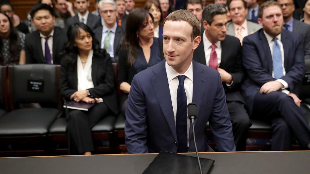 Facebook: Facebook-Chef Mark Zuckerberg vor seiner Anhörung im Repräsentantenhaus der Vereinigten  Staaten, Washington D.C., 11. April 2018