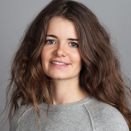 Italien: Charlotte von Lenthe, geboren 1988 in München, hat Politikwissenschaft in Wien, Rom und Berlin studiert. Derzeit arbeitet sie im Lektorat des Hanser Verlags. Sie ist Gastautorin von "10 nach 8".