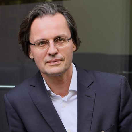 Bernhard Pörksen ist Professor für Medienwissenschaft an der Universität Tübingen. Zuletzt veröffentlichte er das Buch "Die große Gereiztheit. Wege aus der kollektiven Erregung" im Hanser-Verlag.