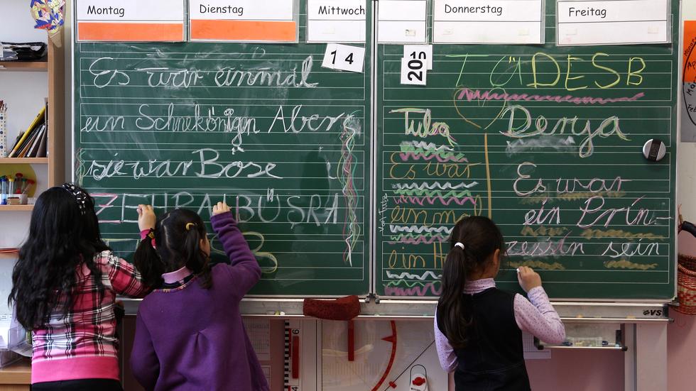 Deutschkenntnisse bei Einschulung: Wer lernt mit wem? In dieser türkisch-deutschen Bildungseinrichtung in Berlin sind es vor allem Kinder mit Migrationshintergrund.