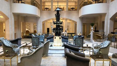 Social Distancing Adlon For One Zeit Online