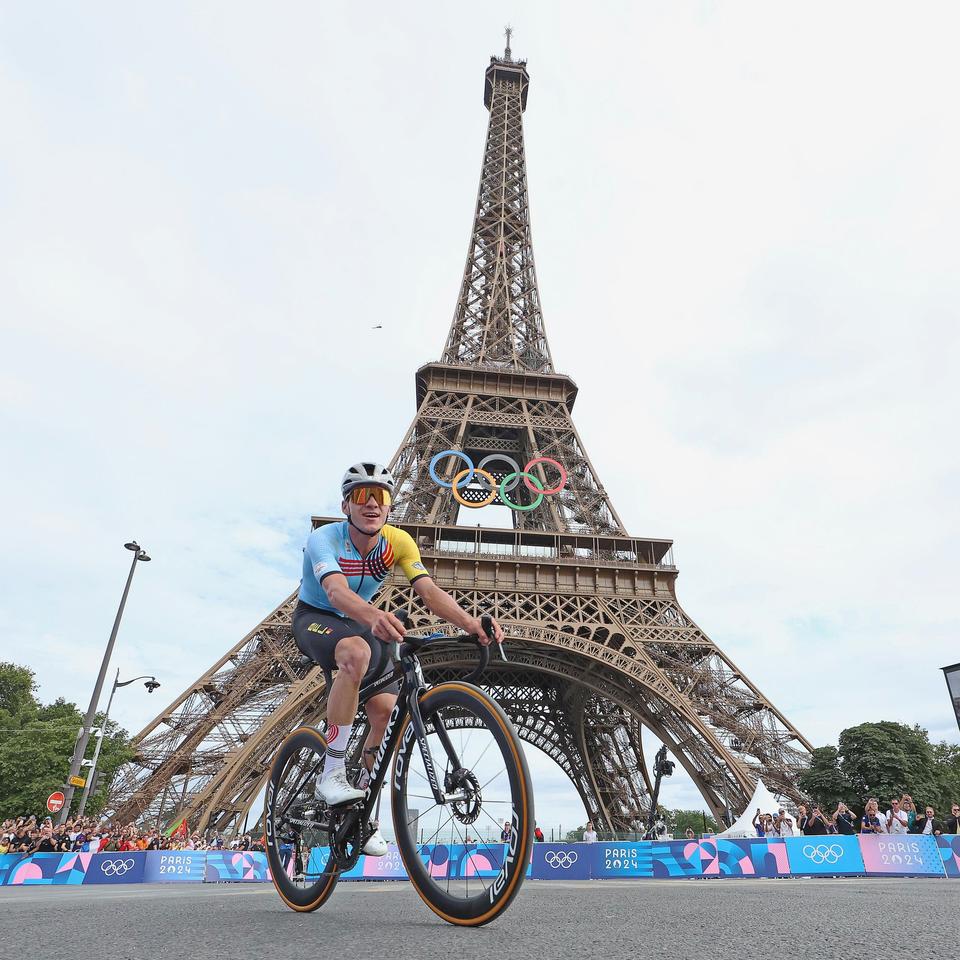 e-gravel bike 2021 Canyon Grail:ON CF 8 Gravel E-Bike