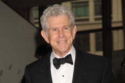 USA: April 14, 2008. New York City .Actor Tony Roberts attends the 35th Annual Film Society of Lincoln Center Gala Tribute to Meryl Streep at Avery Fisher Hall, Lincoln Center