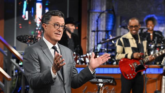 CBS ukinil oddajo Stephena Colberta, kritiki sumijo na politične motive