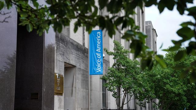 Voice of America: Gericht stoppt vorübergehend Entlassungen bei US-Auslandssender
