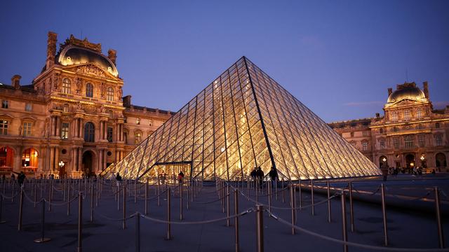 Paris: Hunderte Druckwerke durch Wasserschaden im Louvre beschädigt
